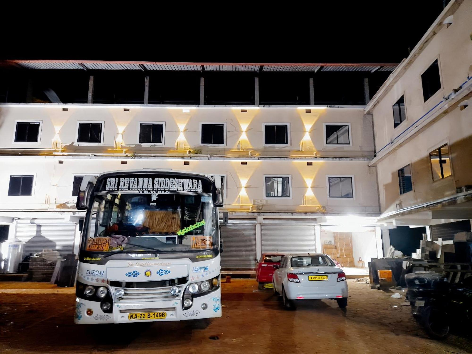 Kamath Inn Māvalli Eksteriør bilde